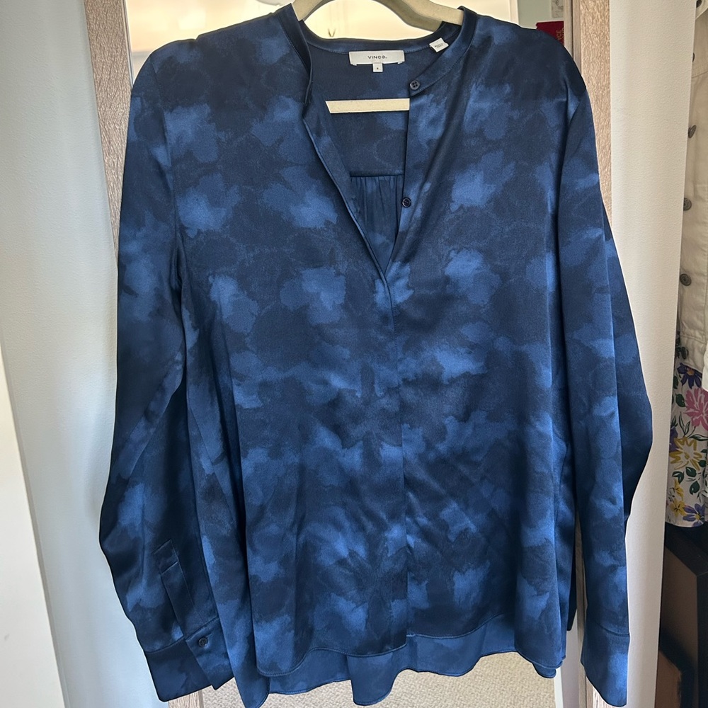 Vince Satin Band Collar Blouse Navy Pattern Size US 8